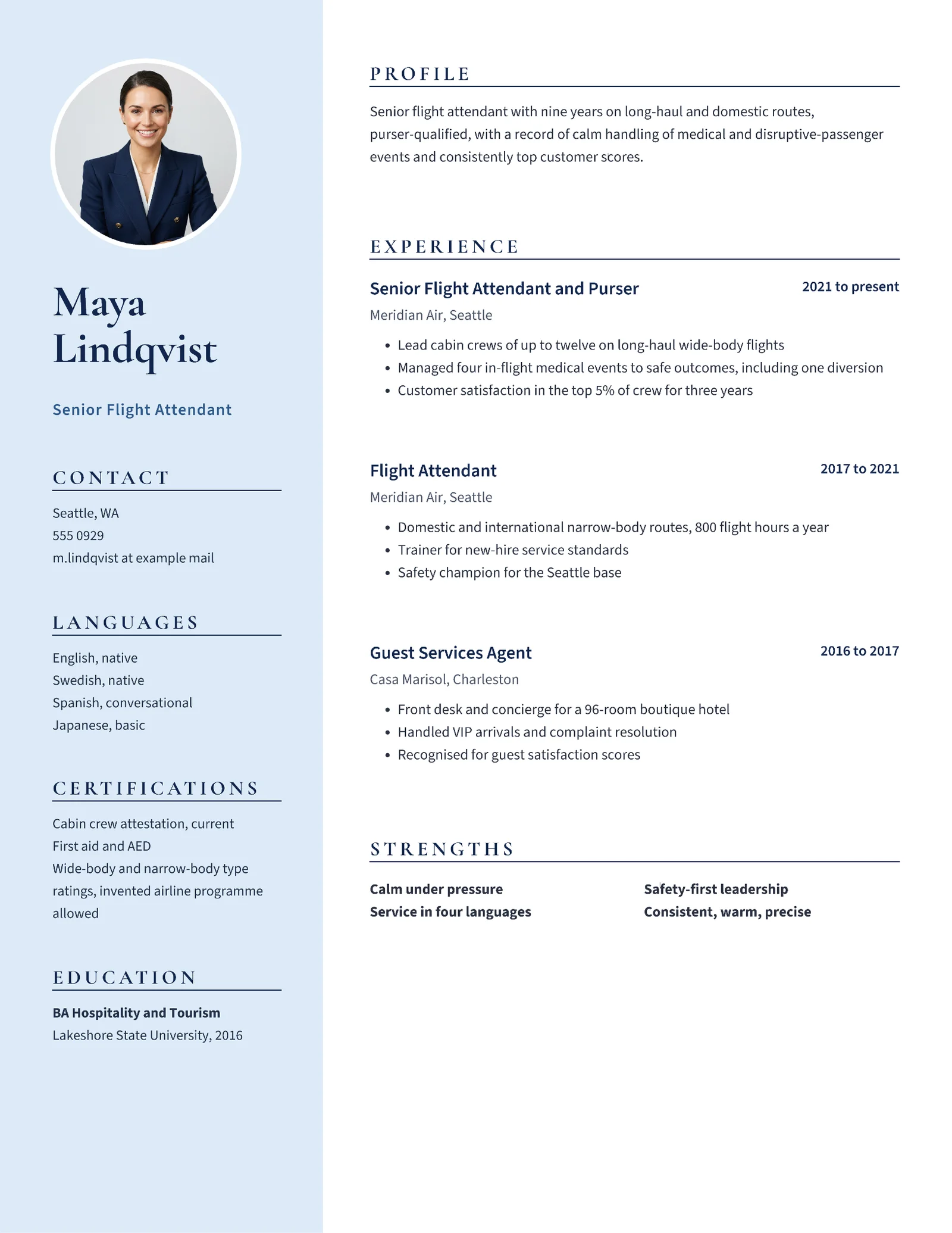 Photo Sidebar Flight Attendant Résumé — Letter Resume template
