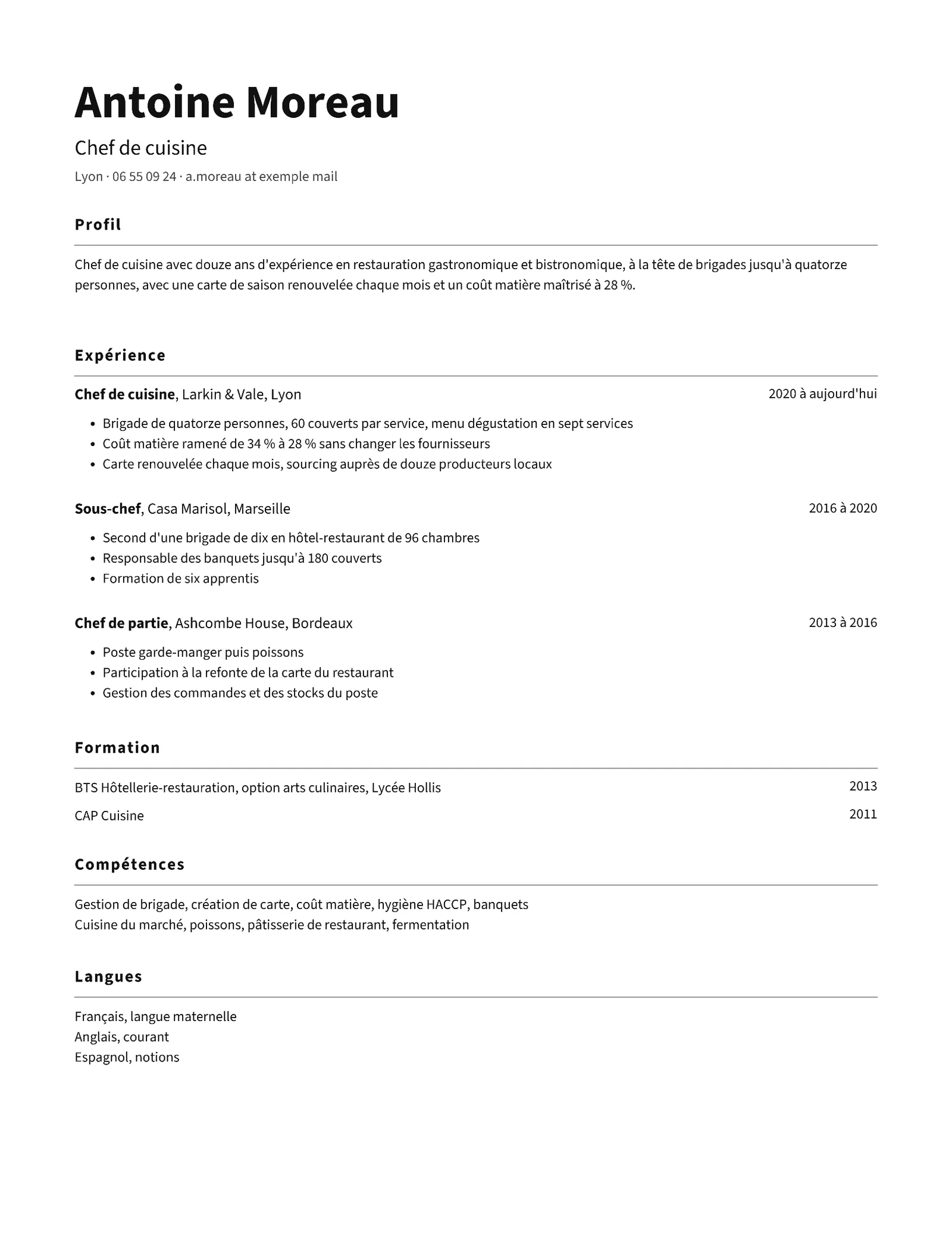 Simple Head Chef Résumé, French — Letter Resume template