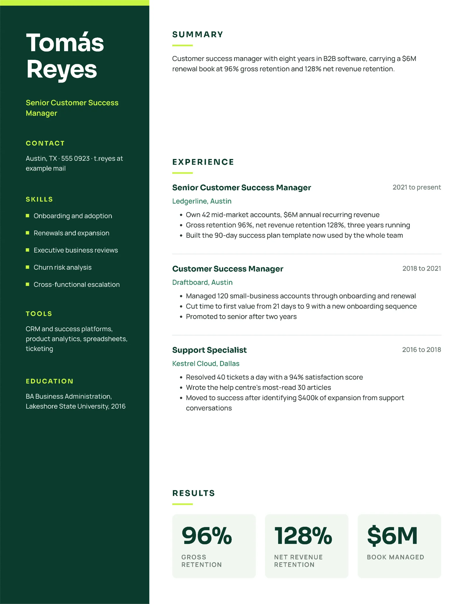 Modern Sidebar Customer Success Manager Résumé — Letter Resume template